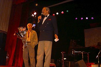 Alexey Bataschov honoring  Vladimir at the Jazzfest 1997