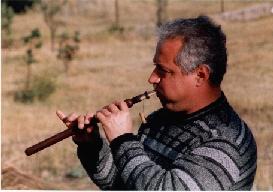 Araik Bachtikian spielt die Duduk